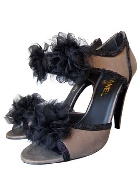 CHANEL Camellia Tulle Nubuck Peep Toe Heels Taupe Bronze Pumps 39